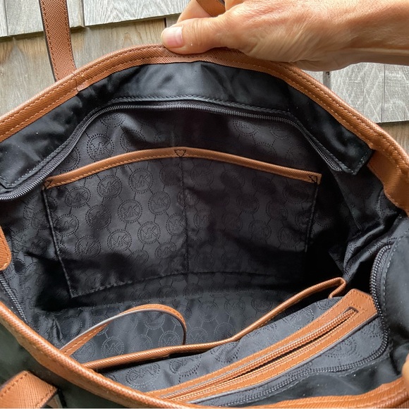 Michael Kors Shoulder Bag - Picture 6 of 7